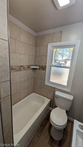 3605 Jackson Boulevard, White Lake Charter Township, MI 48383