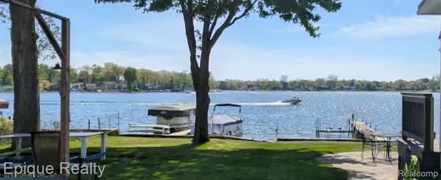 3605 Jackson Boulevard, White Lake Charter Township, MI 48383