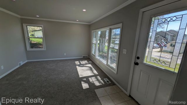3605 Jackson Boulevard, White Lake Charter Township, MI 48383
