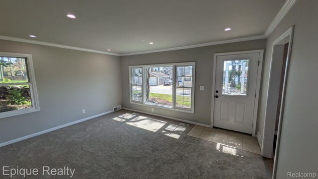 3605 Jackson Boulevard, White Lake Charter Township, MI 48383