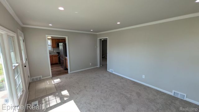 3605 Jackson Boulevard, White Lake Charter Township, MI 48383
