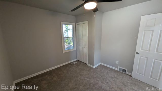 3605 Jackson Boulevard, White Lake Charter Township, MI 48383