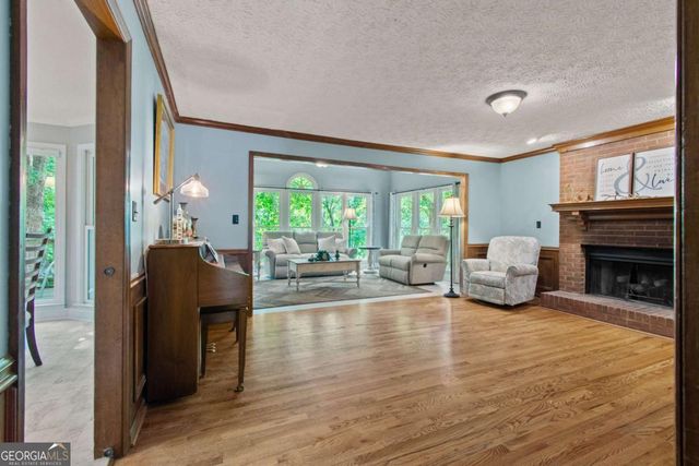 1811 Yorkshire Drive, Woodstock, GA 30189