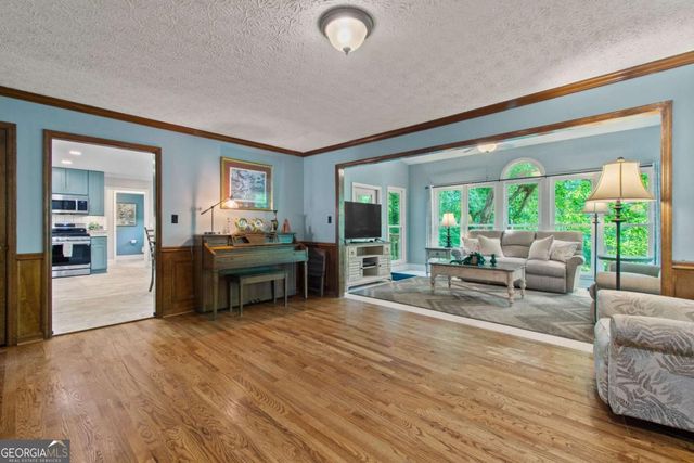 1811 Yorkshire Drive, Woodstock, GA 30189