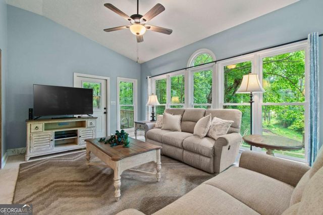 1811 Yorkshire Drive, Woodstock, GA 30189