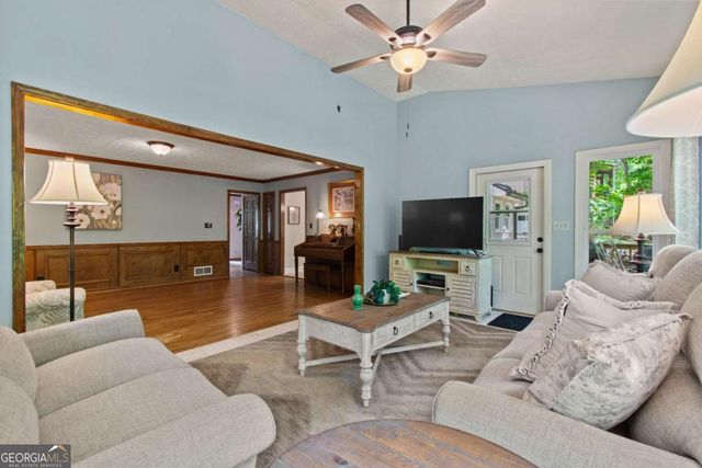 1811 Yorkshire Drive, Woodstock, GA 30189