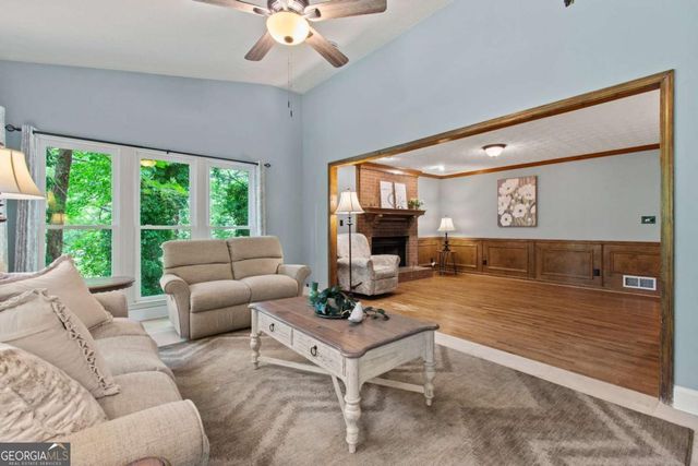 1811 Yorkshire Drive, Woodstock, GA 30189