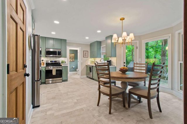 1811 Yorkshire Drive, Woodstock, GA 30189