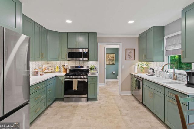1811 Yorkshire Drive, Woodstock, GA 30189