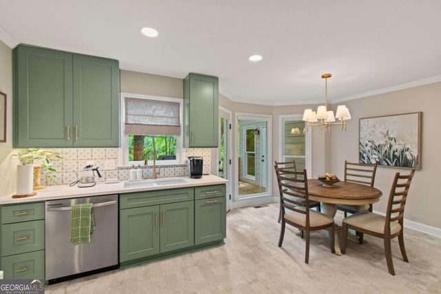 1811 Yorkshire Drive, Woodstock, GA 30189