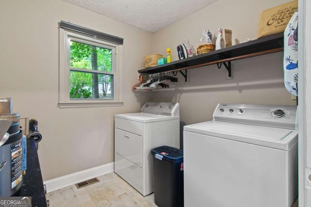 1811 Yorkshire Drive, Woodstock, GA 30189