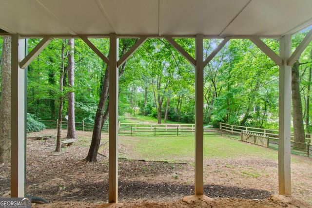 1811 Yorkshire Drive, Woodstock, GA 30189