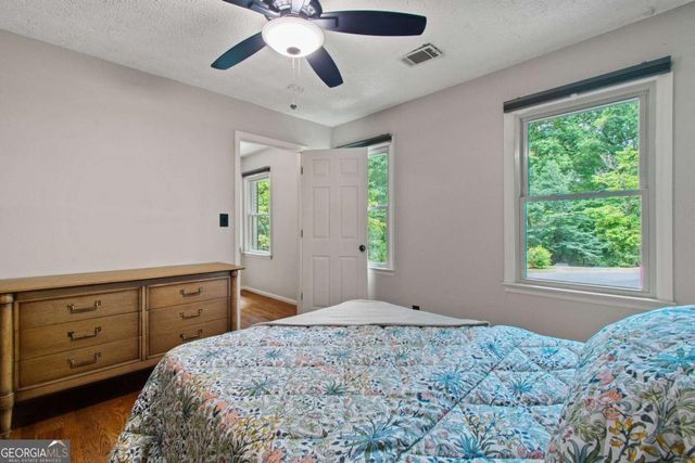 1811 Yorkshire Drive, Woodstock, GA 30189