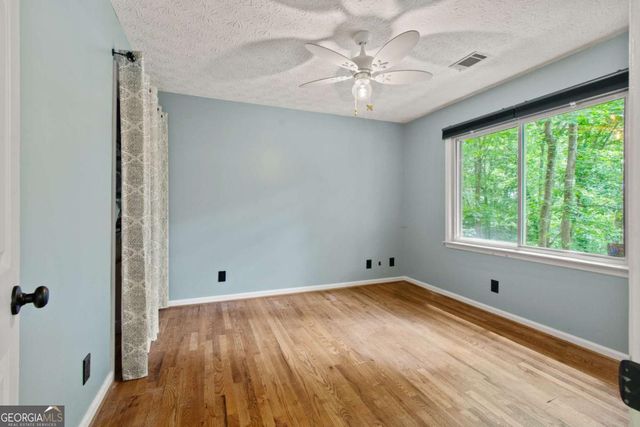 1811 Yorkshire Drive, Woodstock, GA 30189