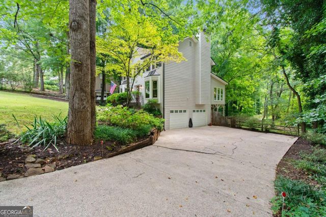 1811 Yorkshire Drive, Woodstock, GA 30189