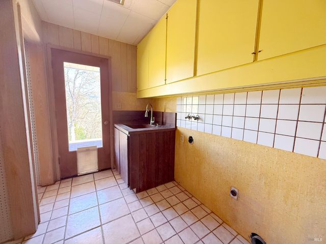 27150 Mendocino Pass Rd, Covelo, CA 95428