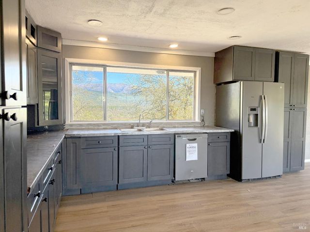 27150 Mendocino Pass Rd, Covelo, CA 95428