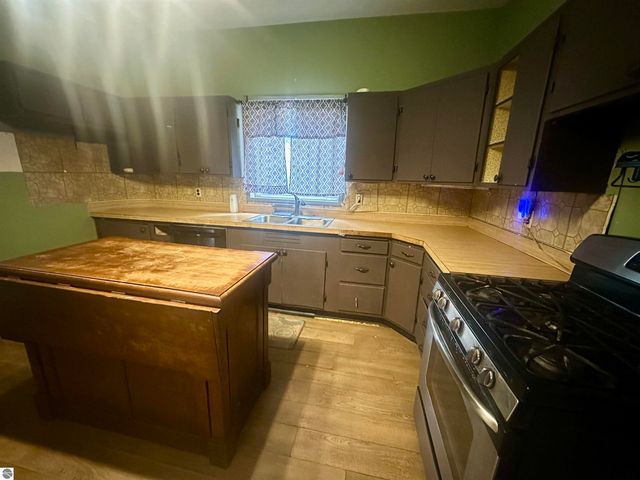 518 Bond Street, Cadillac, MI 49601