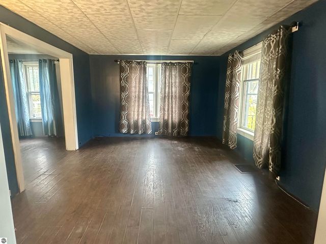 518 Bond Street, Cadillac, MI 49601