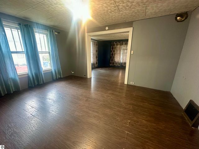 518 Bond Street, Cadillac, MI 49601