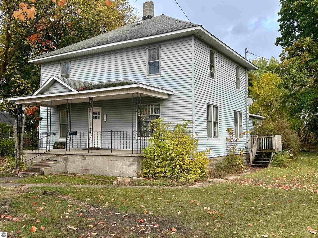 518 Bond Street, Cadillac, MI 49601