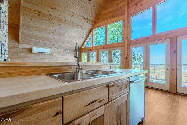2821 Overholt Trail, Sevierville, TN 37862