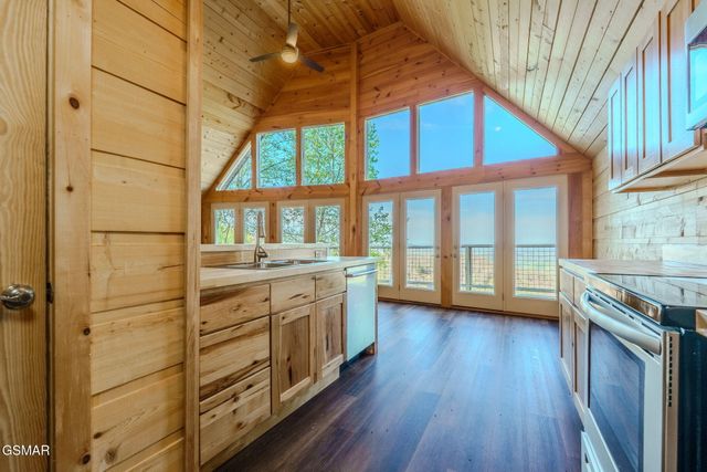 2821 Overholt Trail, Sevierville, TN 37862