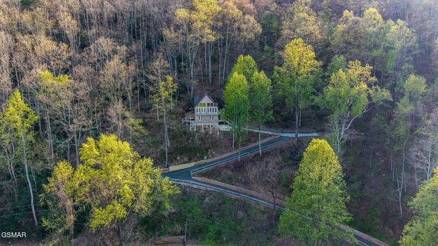 2821 Overholt Trail, Sevierville, TN 37862