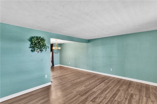4237 Stratford Dr, Hempfield Twp, PA 15642