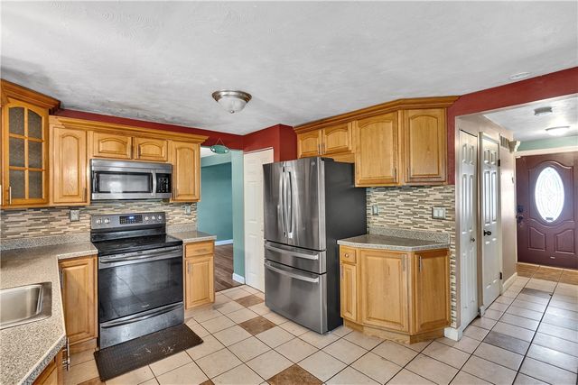 4237 Stratford Dr, Hempfield Twp, PA 15642