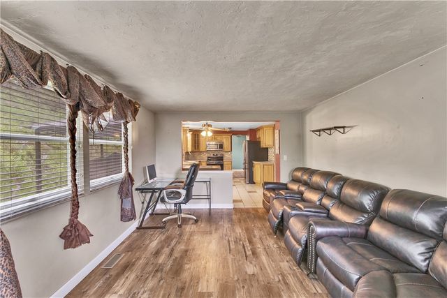 4237 Stratford Dr, Hempfield Twp, PA 15642