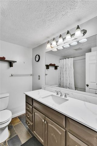4237 Stratford Dr, Hempfield Twp, PA 15642