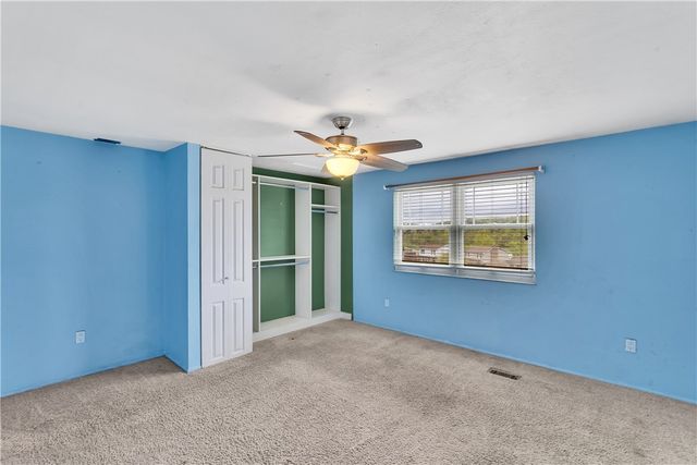 4237 Stratford Dr, Hempfield Twp, PA 15642