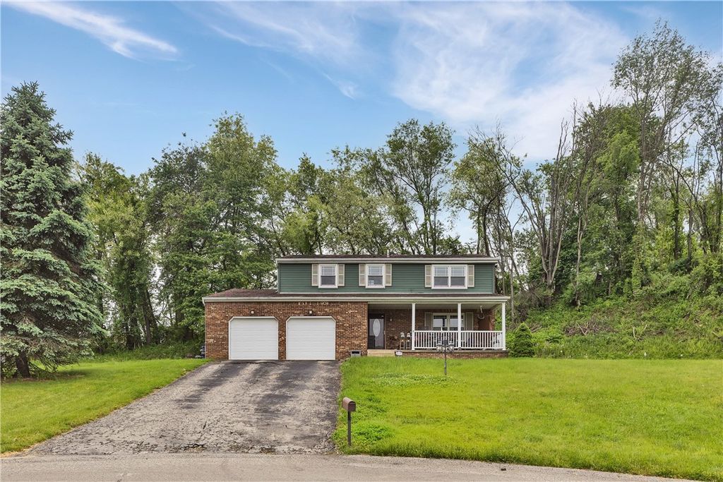 4237 Stratford Dr, Hempfield Twp, PA 15642