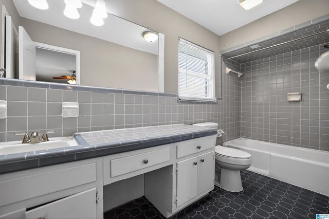 2130 LEOLA CIRCLE, Birmingham, AL 35207