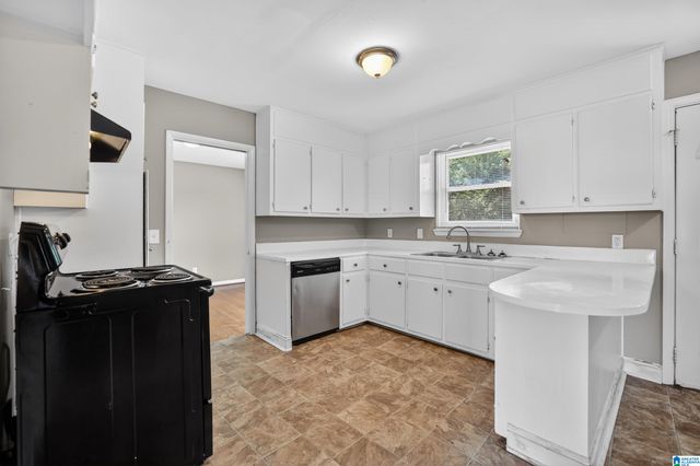 2130 LEOLA CIRCLE, Birmingham, AL 35207