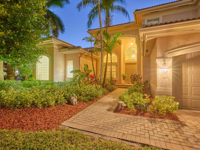 19243 S Creekshore Court, Boca Raton, FL 33498
