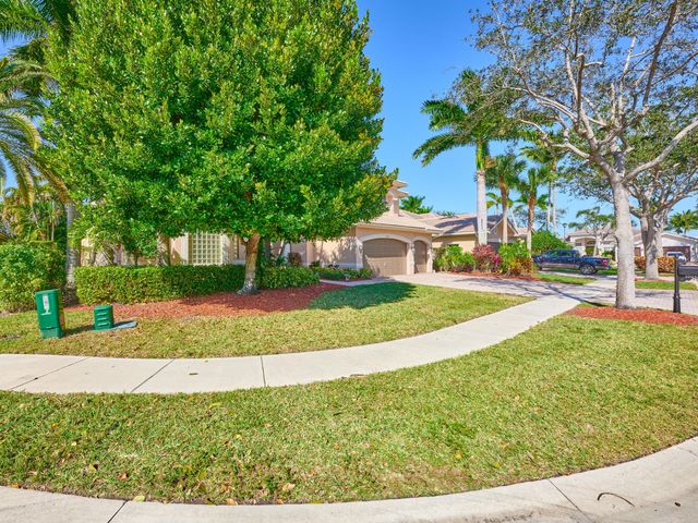 19243 S Creekshore Court, Boca Raton, FL 33498
