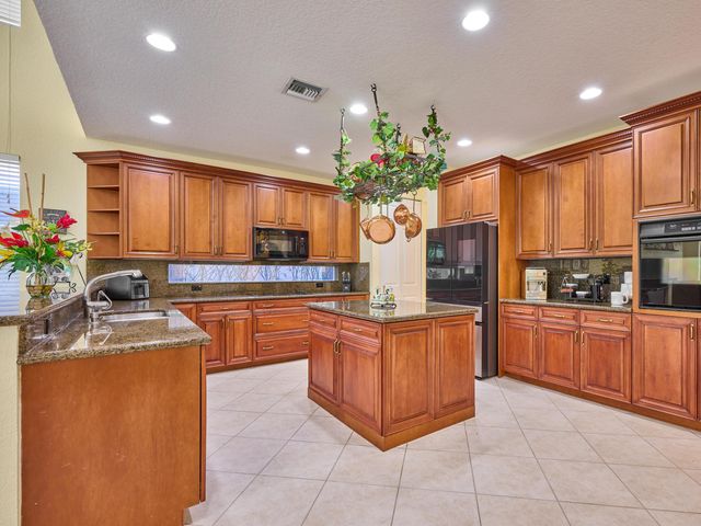 19243 S Creekshore Court, Boca Raton, FL 33498