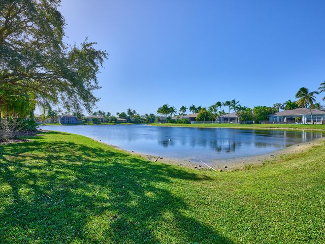 19243 S Creekshore Court, Boca Raton, FL 33498