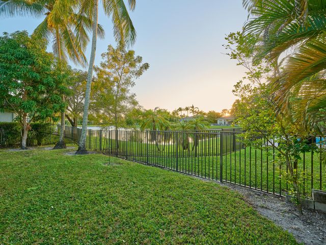 19243 S Creekshore Court, Boca Raton, FL 33498
