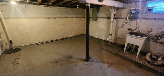 19201 Genesee Road, Euclid, OH 44117