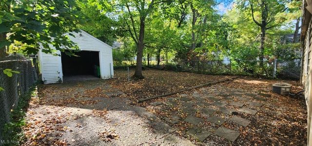 19201 Genesee Road, Euclid, OH 44117