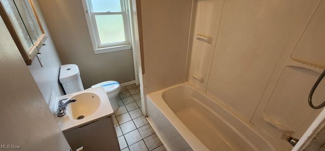 19201 Genesee Road, Euclid, OH 44117