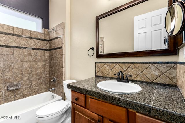 4033 E NARROWLEAF Drive, Gilbert, AZ 85298