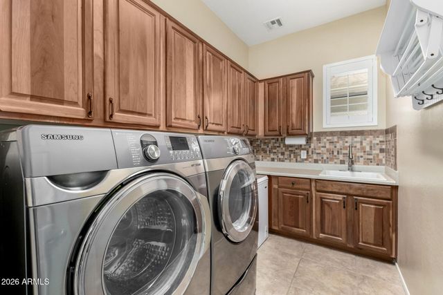 4033 E NARROWLEAF Drive, Gilbert, AZ 85298