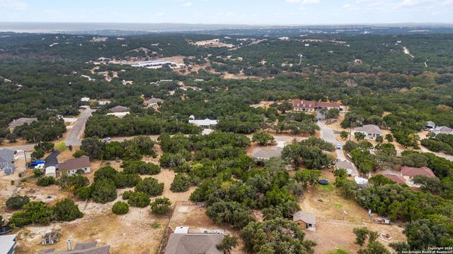 1860 rocky ridge, Canyon Lake, TX 78133