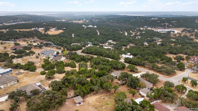 1860 rocky ridge, Canyon Lake, TX 78133