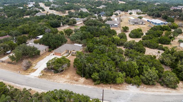 1860 rocky ridge, Canyon Lake, TX 78133