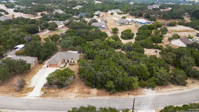 1860 rocky ridge, Canyon Lake, TX 78133